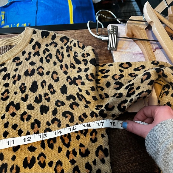 J. Crew Teddie Crewneck Sweater in Leopard Print Small - Picture 8 of 12